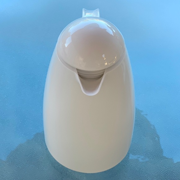 Tupperware White Thermo Pot Beverage Carafe Pitcher Flask, 1 Liter - Picture 3 of 11